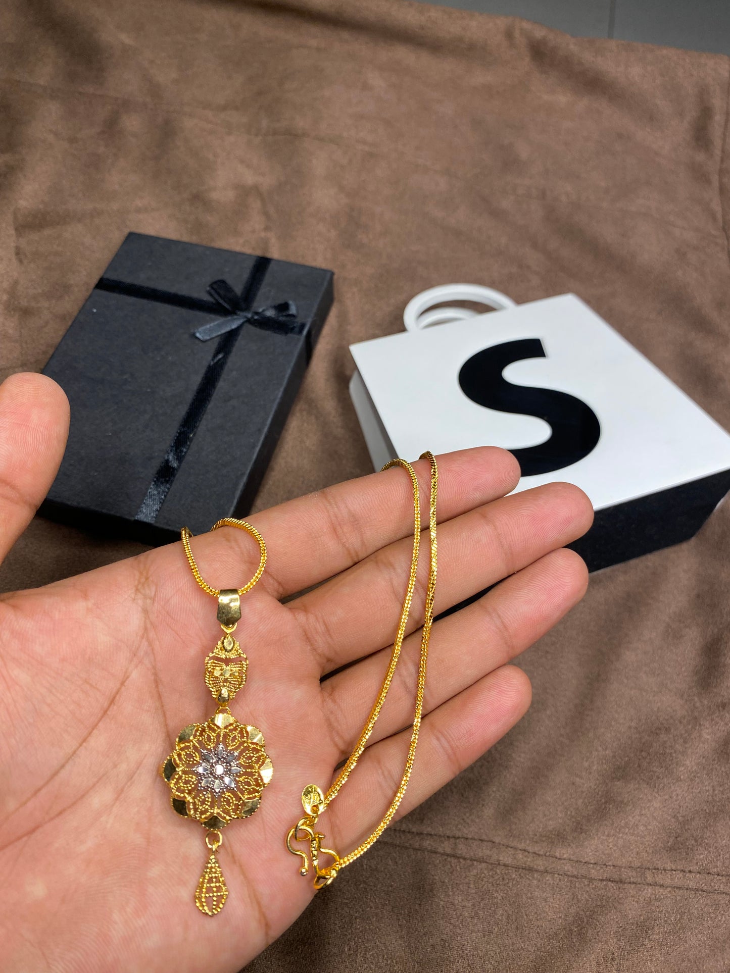 Royal Floral Gold Necklace Set